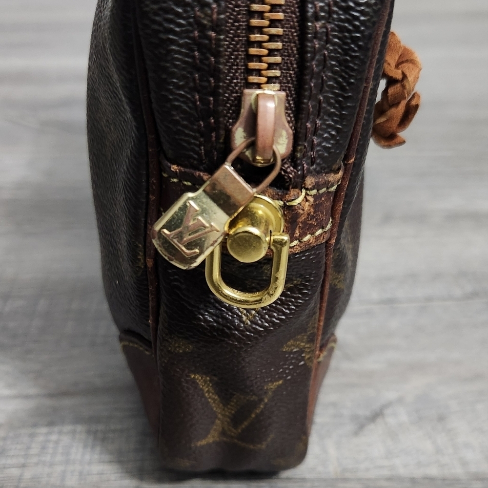 Louis Vuitton Monogram Pochette Bag - Picture 8 of 14